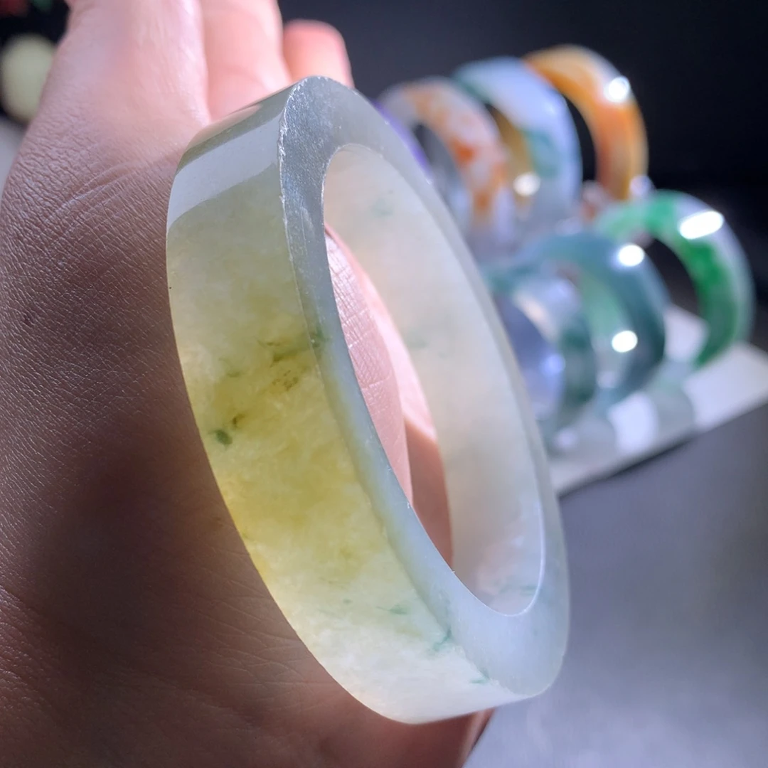 定制翡翠未镶嵌手镯