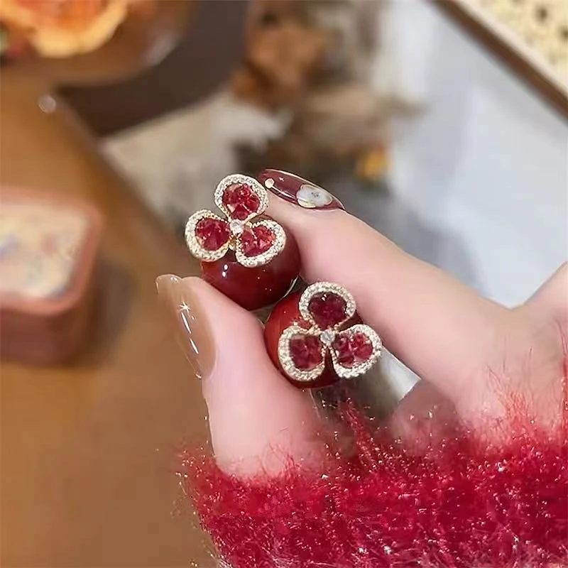 铜合金仿水晶耳饰 轻奢微镶锆石红色花朵珍珠双面高级气质耳饰213