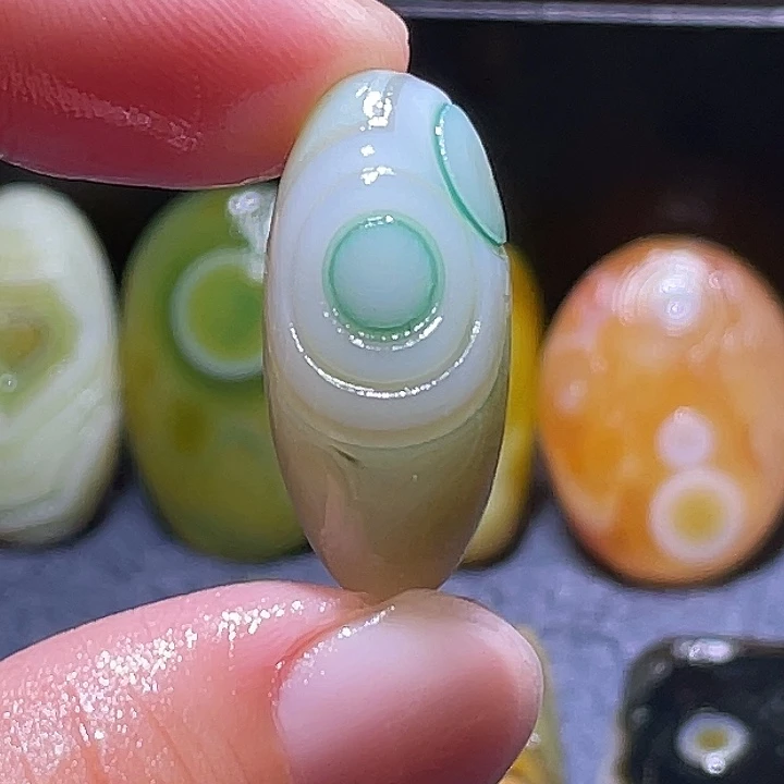 玛瑙/玉髓未镶嵌珠宝奇石