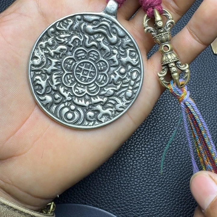 周***星泥塑藏式风格九宫格..