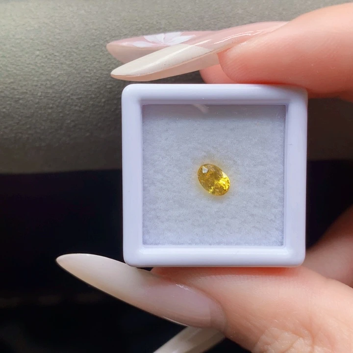 蓝宝石裸石未镶嵌天然金丝雀蓝宝石