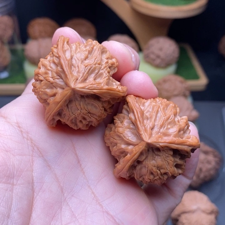 把件文玩核桃三棱37