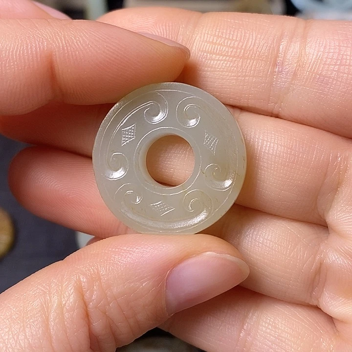 和田玉（糖玉）车挂未镶嵌彭**家