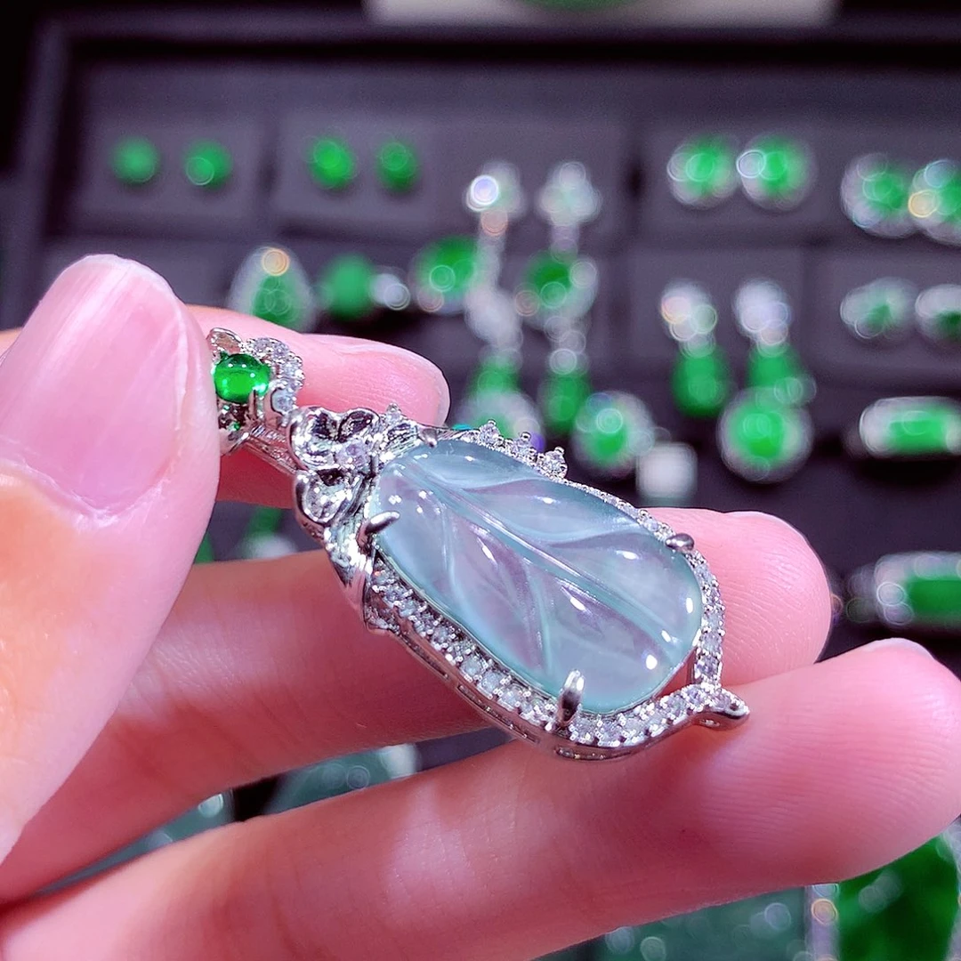 颈饰未镶嵌翡翠天然