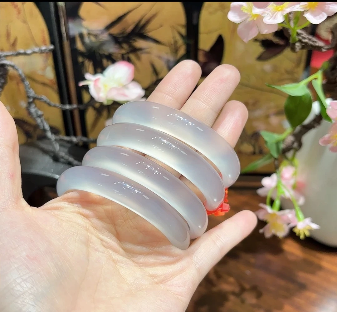 正品白月光手镯玛瑙玉髓手镯荔枝冻玉镯手镯生日礼物多样性发一条