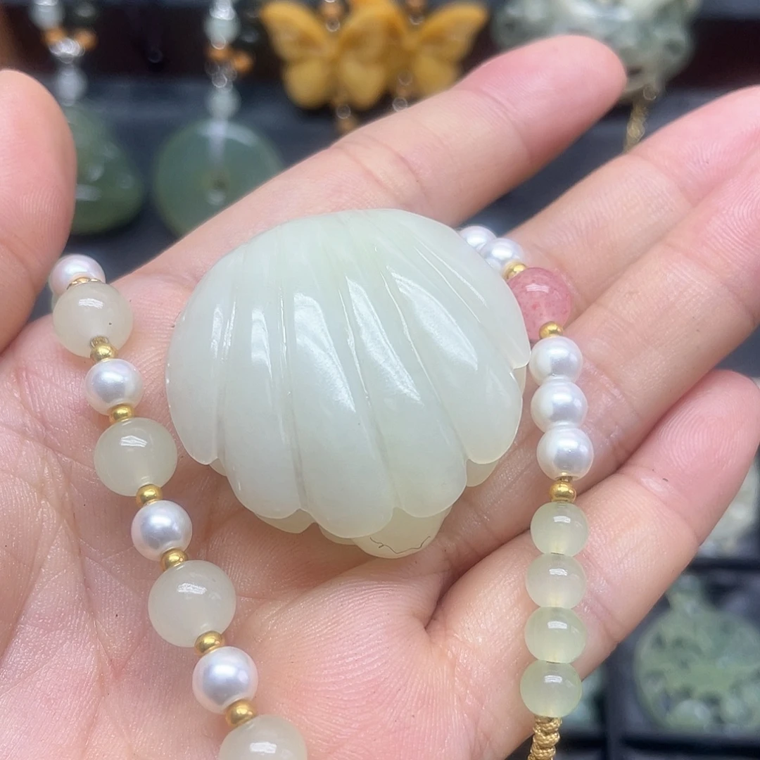 未镶嵌蛇纹石玉颈饰