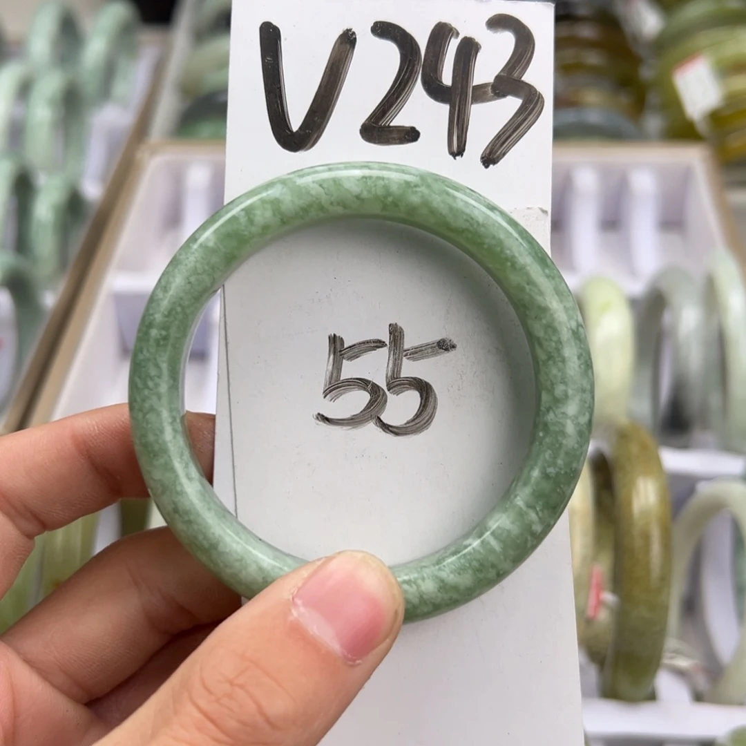 岫玉手镯未镶嵌天然岫玉