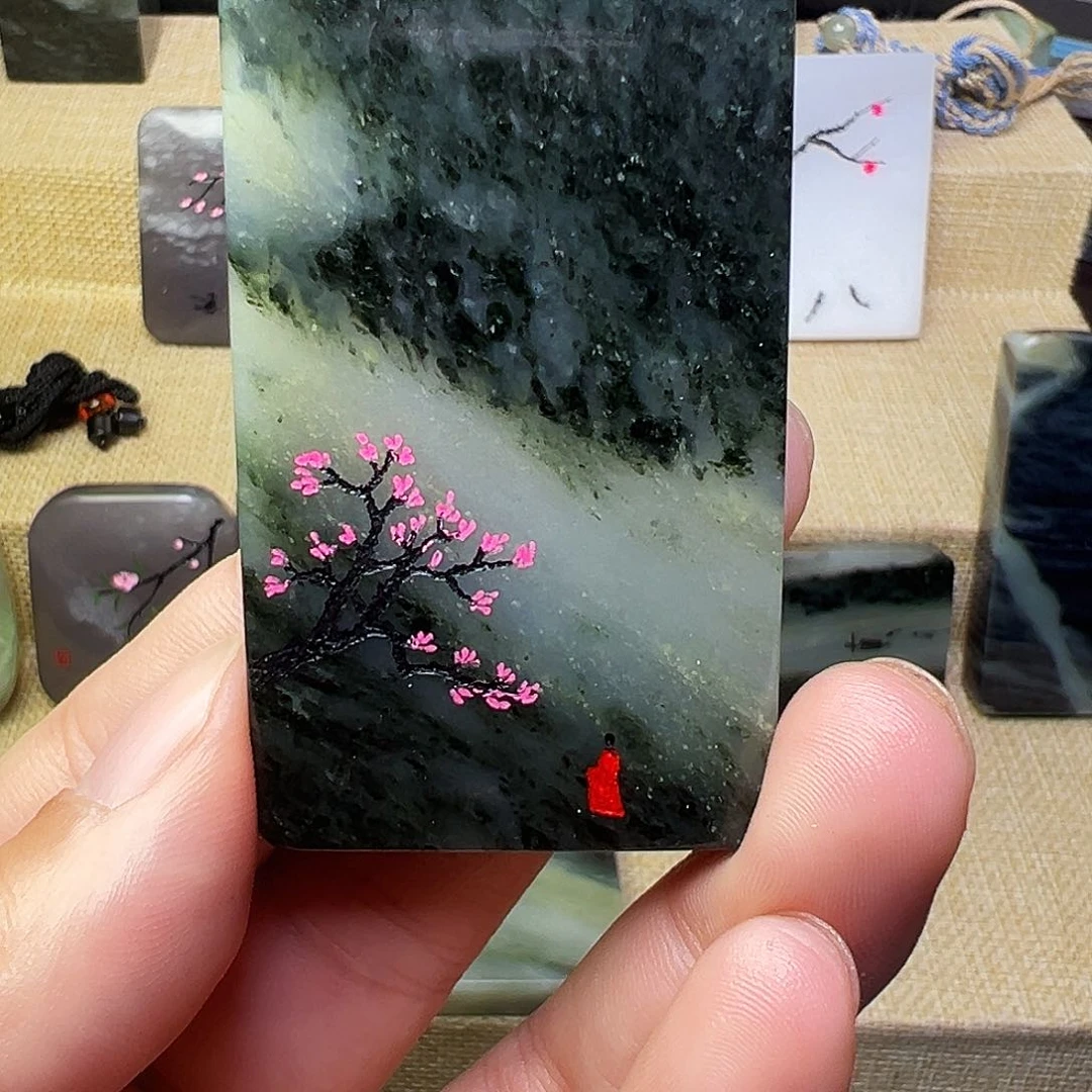 独山玉颈饰未镶嵌