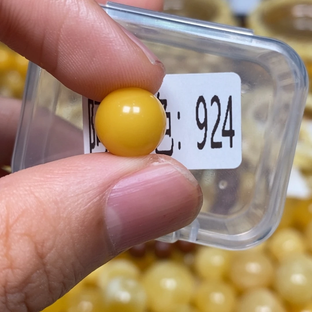 蜜蜡未镶嵌珠宝奇石924