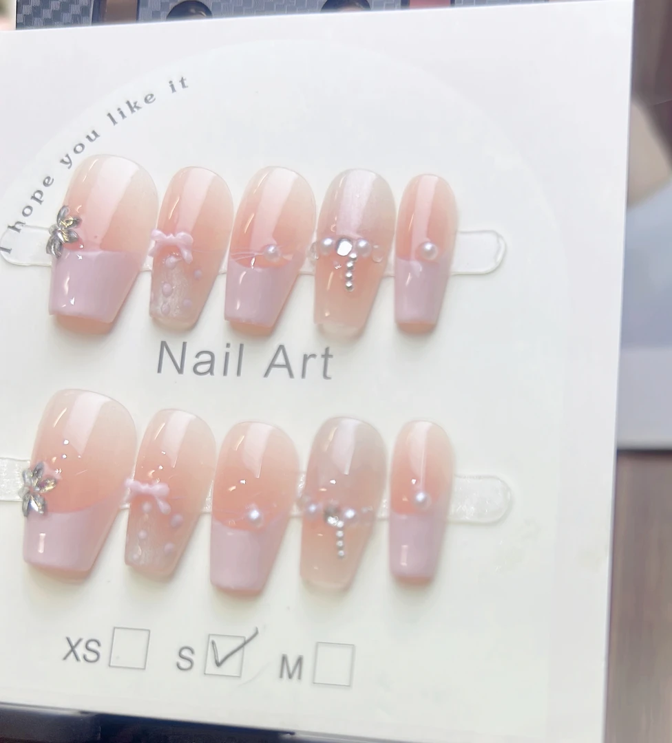 爆闪猫眼渐变显白中长梯纯欲蝴蝶手工穿戴甲