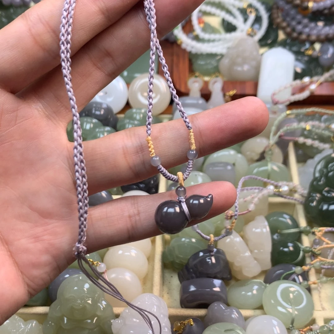 【闪购商品】颈饰未镶嵌和田玉