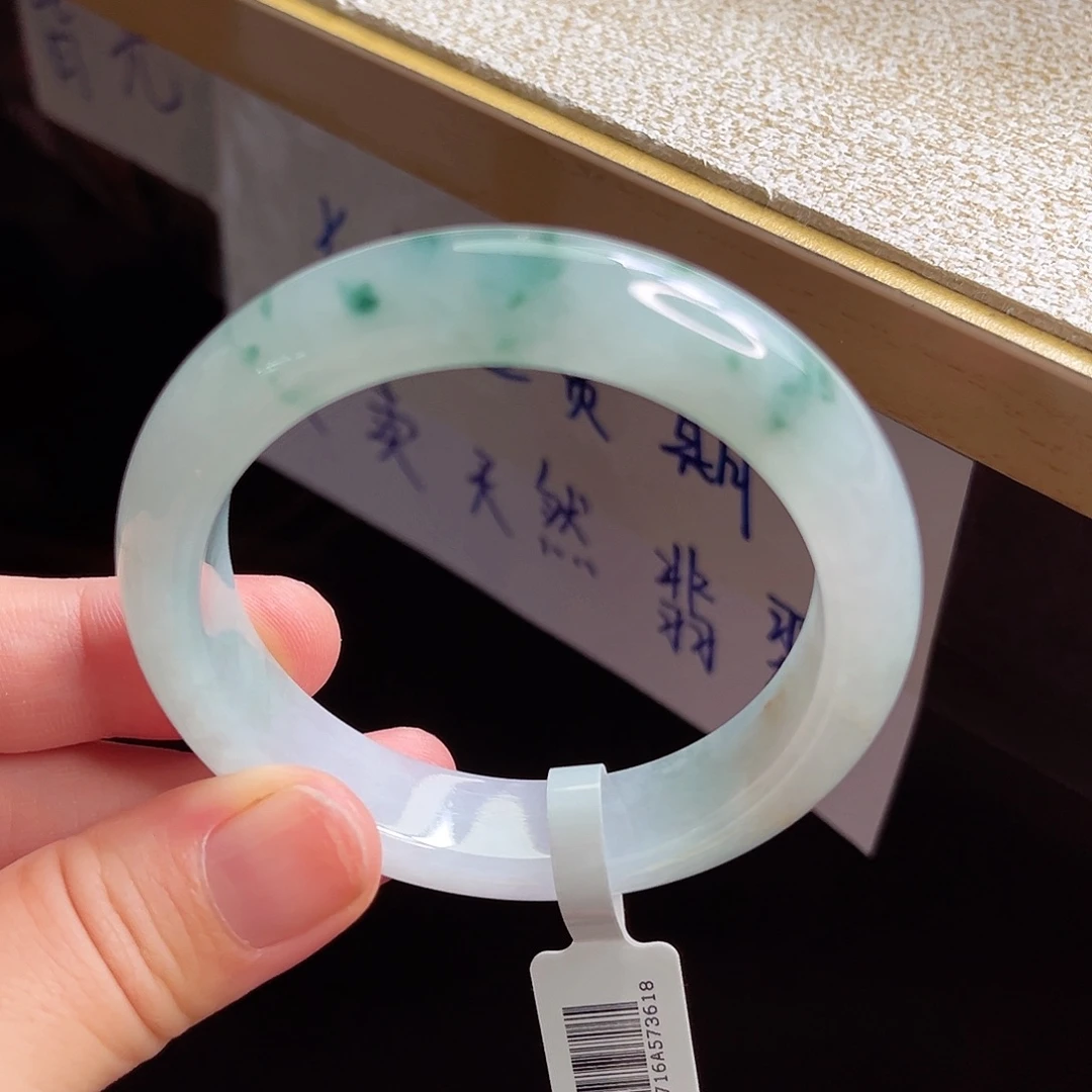 翡翠手镯未镶嵌手镯