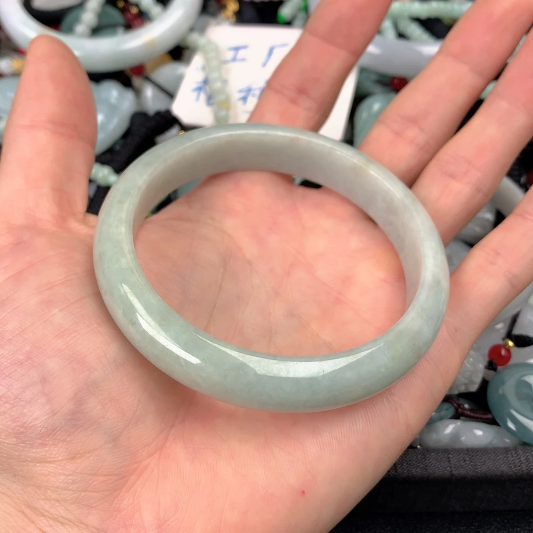 柒***秒未镶嵌手镯翡翠多样性发货翡翠