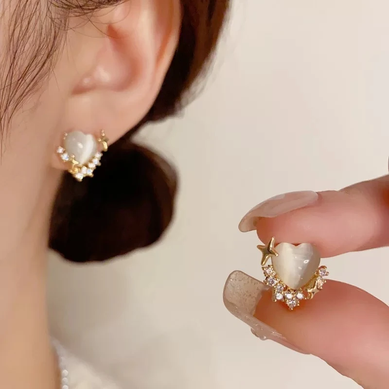 铜合金耳饰 气质爱心耳钉女小众设计感个性简约高级感耳环E756