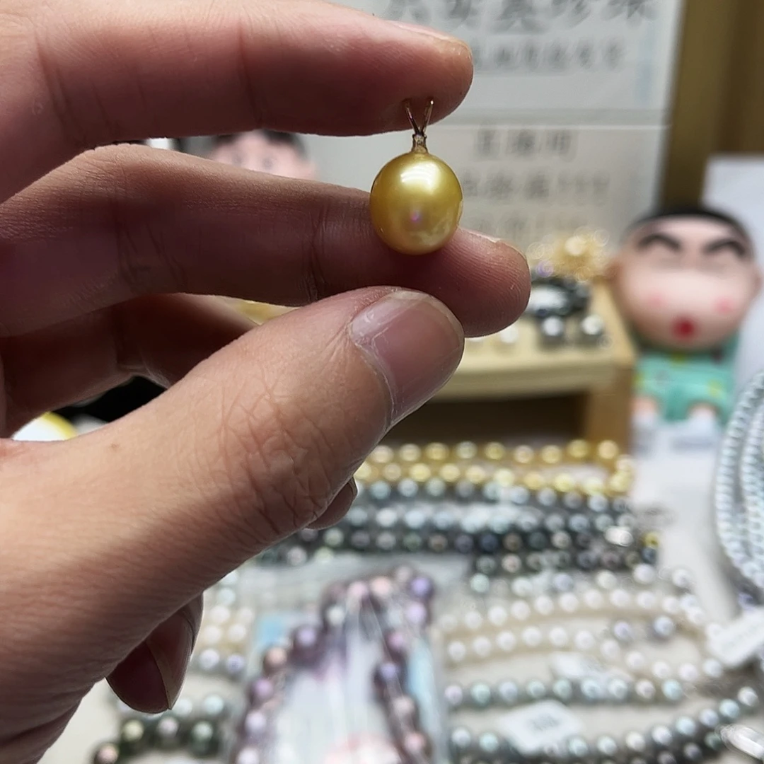 18K金镶嵌海水珍珠颈饰
