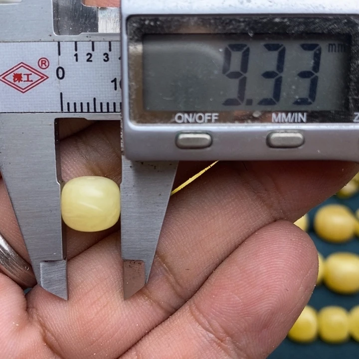 未镶嵌琥珀裸石18号9.3*8.1