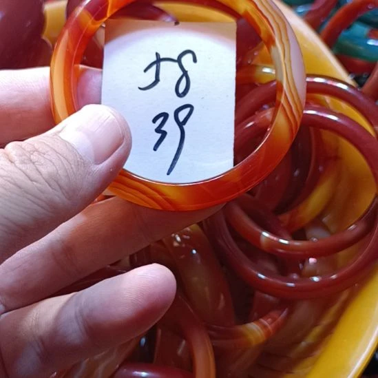 手镯玛瑙/玉髓未镶嵌