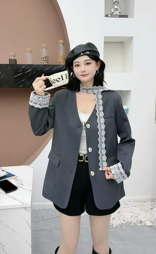 欧货2025春新定制高品质刺绣花边卷边袖口V领系带休闲外套潮9801