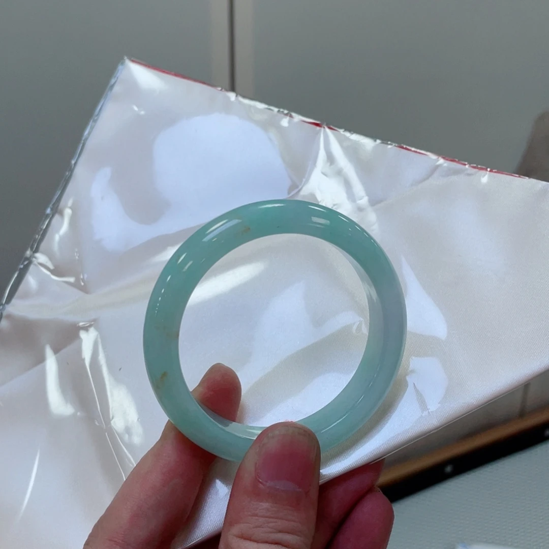 翡翠未镶嵌手镯翡翠