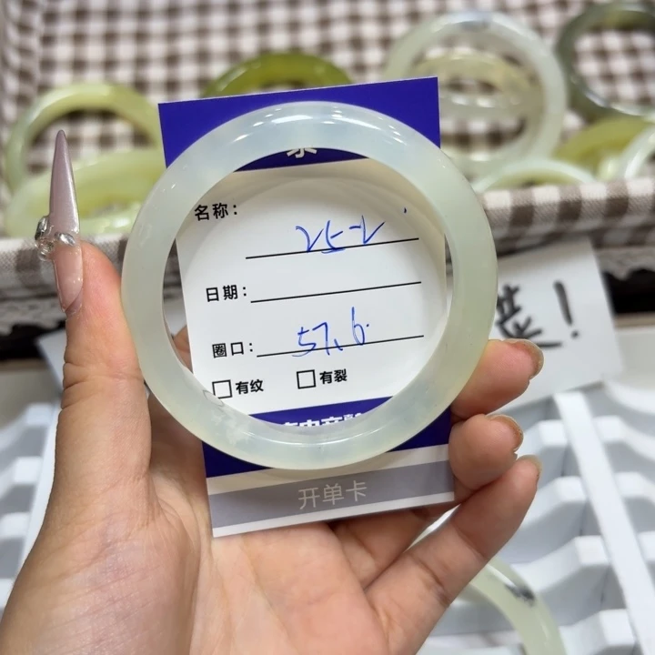 未镶嵌岫玉手镯天然