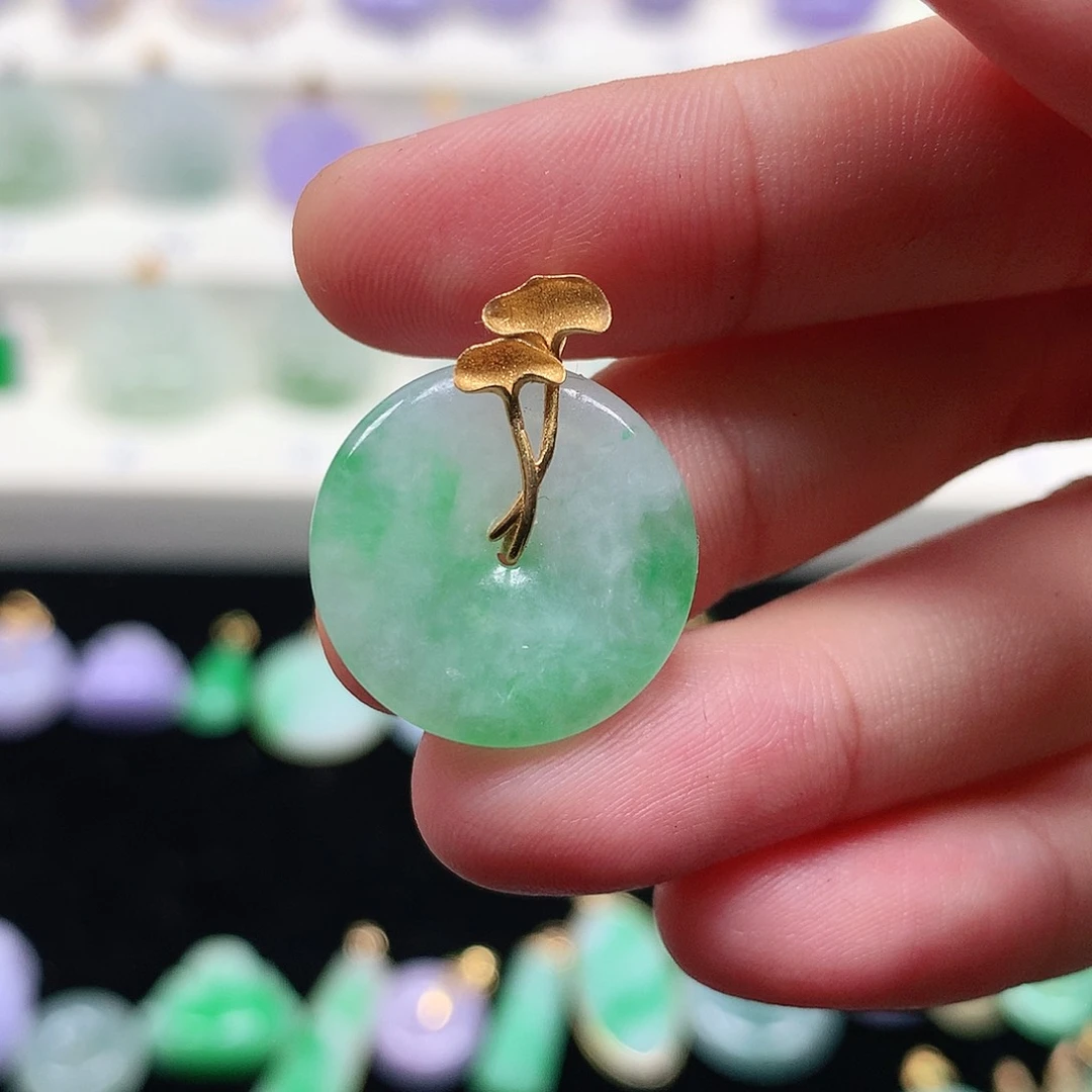 颈饰18K金镶嵌翡翠翡翠吊坠