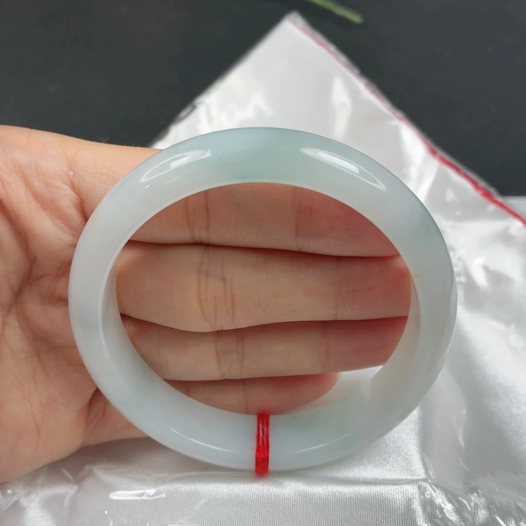 翡翠手镯未镶嵌冰胶淡水蓝色