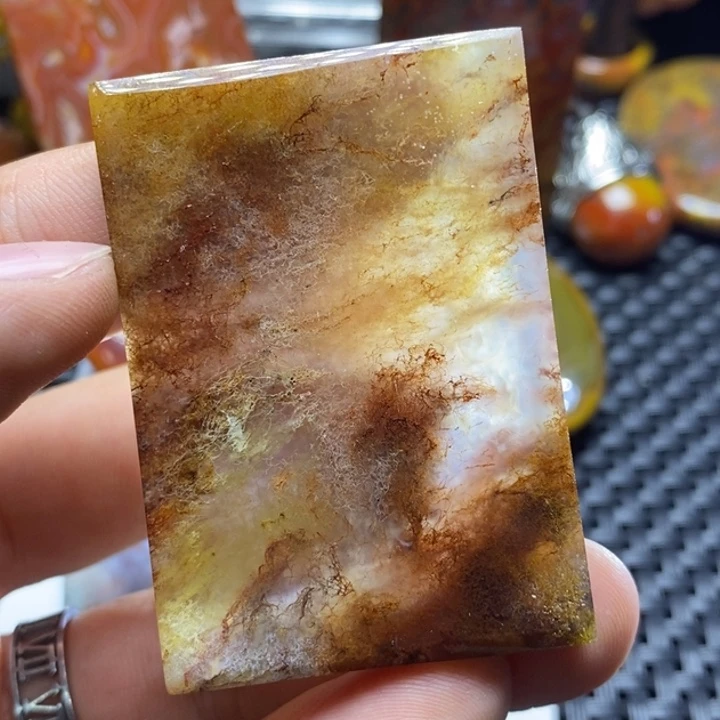 玛瑙/玉髓颈饰未镶嵌南***?