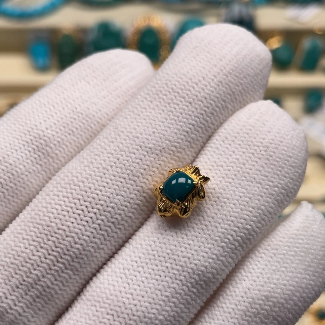 18K金镶嵌绿松石珠宝奇石