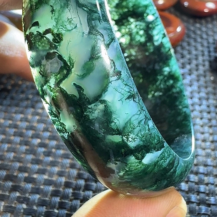 用***线玛瑙/玉髓未镶嵌颈饰