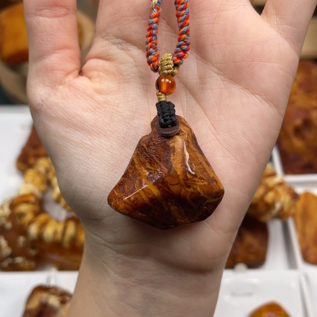 琥珀未镶嵌珠宝奇石