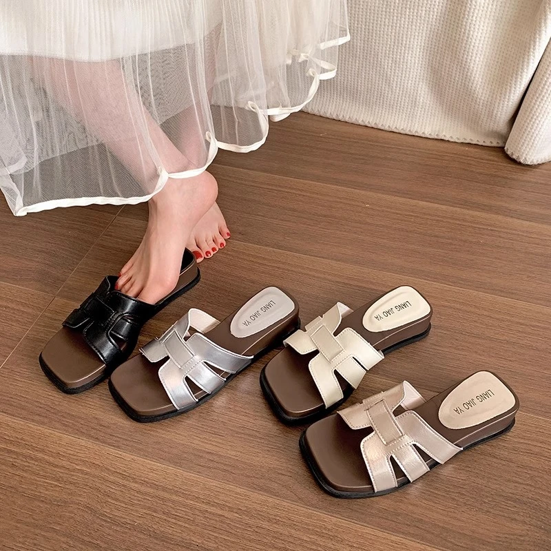 坡跟厚底拖鞋女夏外穿2025新款度假配裙子一字拖法式绝美方头凉鞋