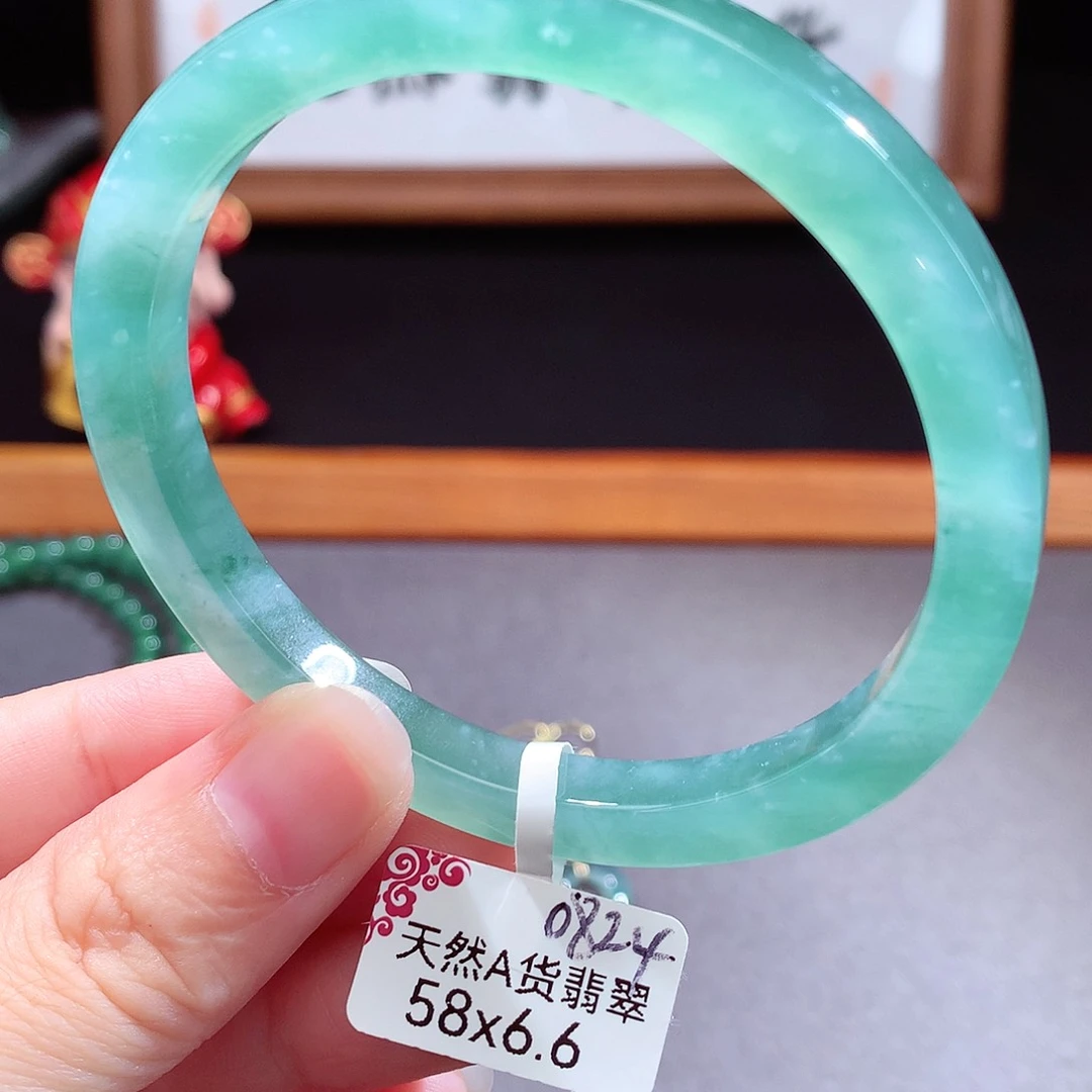 翡翠手镯（圆镯）未镶嵌