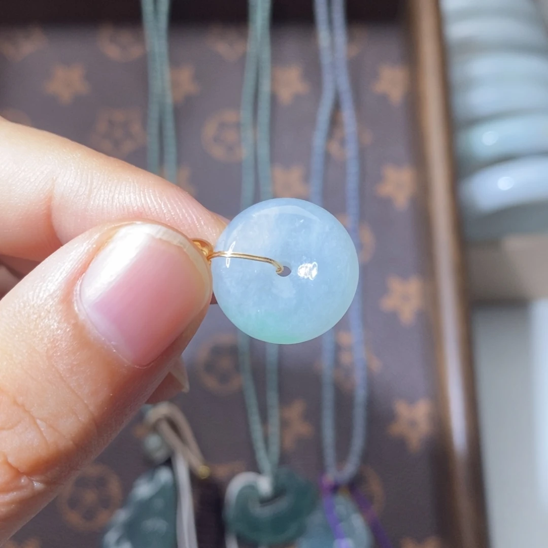 颈饰未镶嵌翡翠好