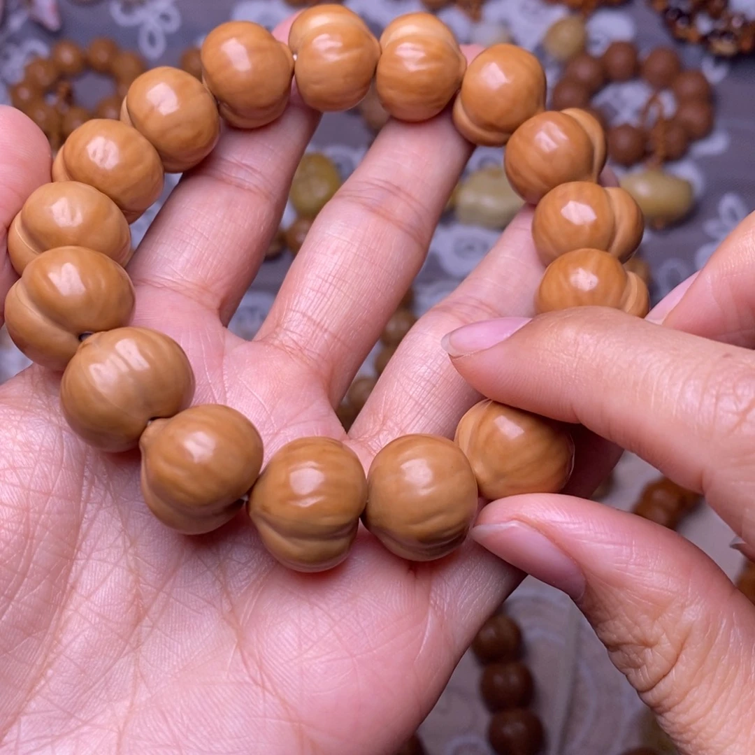 把件猴头核桃柯基屁桃