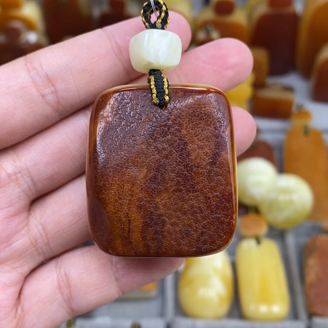 蜜蜡未镶嵌珠宝奇石