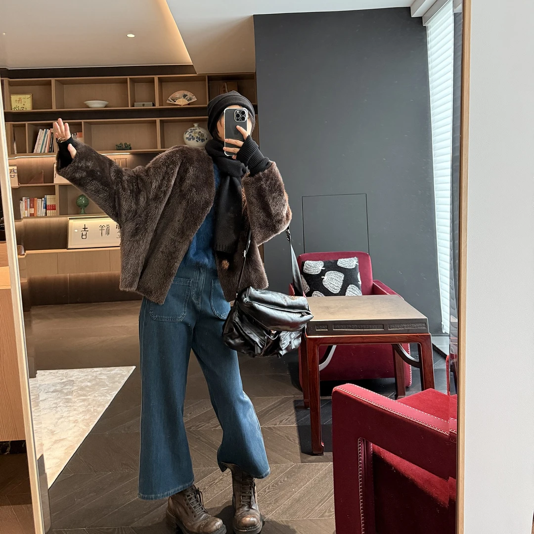 蓝豚豚 奢享丝滑 进口美利奴巧克力羊皮毛一体皮草外套女V领大衣