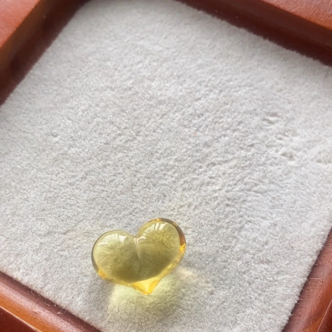 裸石蜜蜡未镶嵌琥珀屁桃