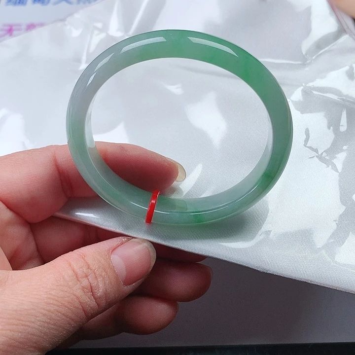 翡翠手镯未镶嵌翡翠039