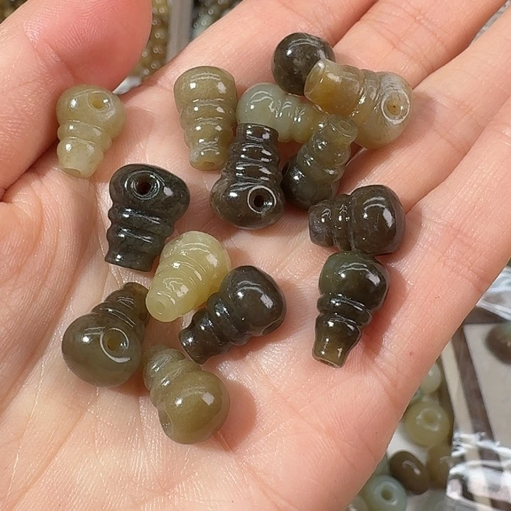 和田玉（糖玉）未镶嵌颈饰一组10尺寸1013