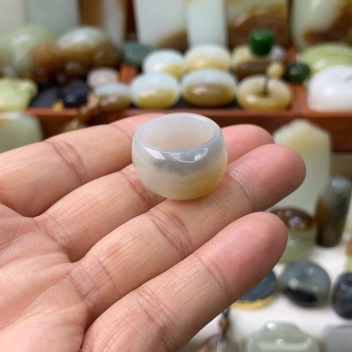 和田玉未镶嵌戒指17.7