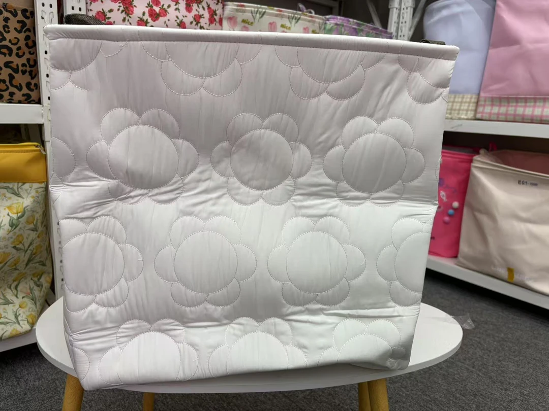 【收纳盒100升】白色太阳花家用EVA加厚大容量衣物收纳盒（50*40*50）