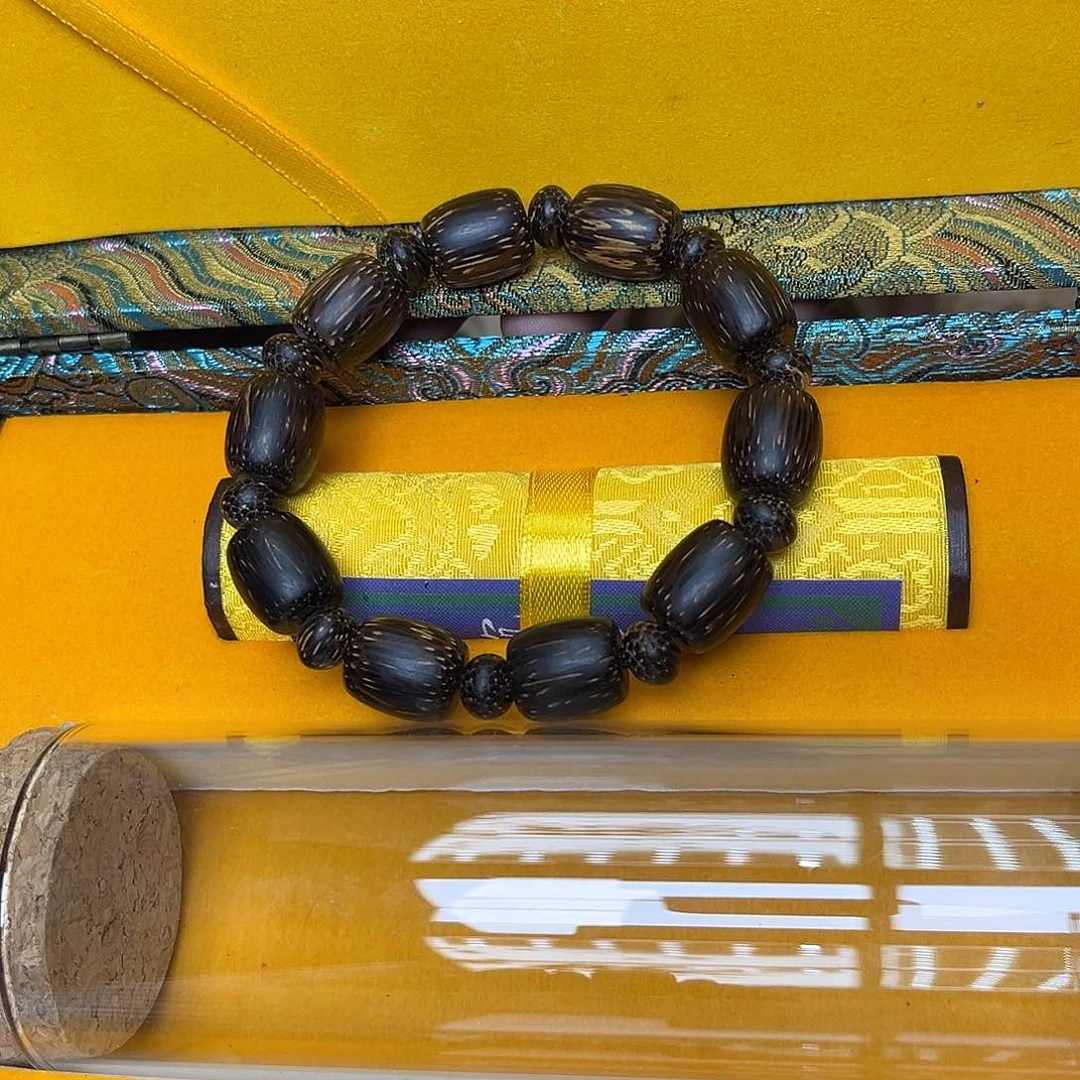 大叶紫檀（黑酸枝木类）