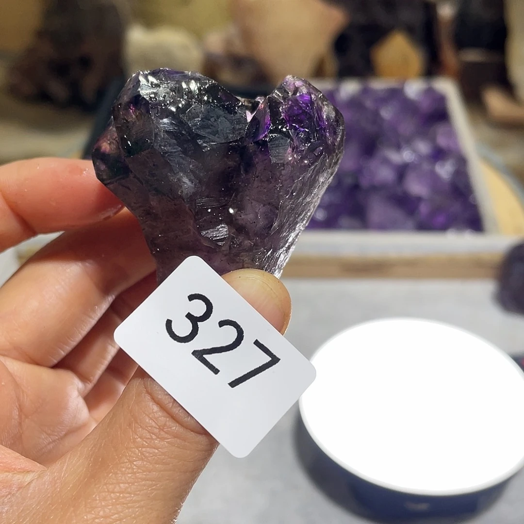 水晶摆件……未镶嵌