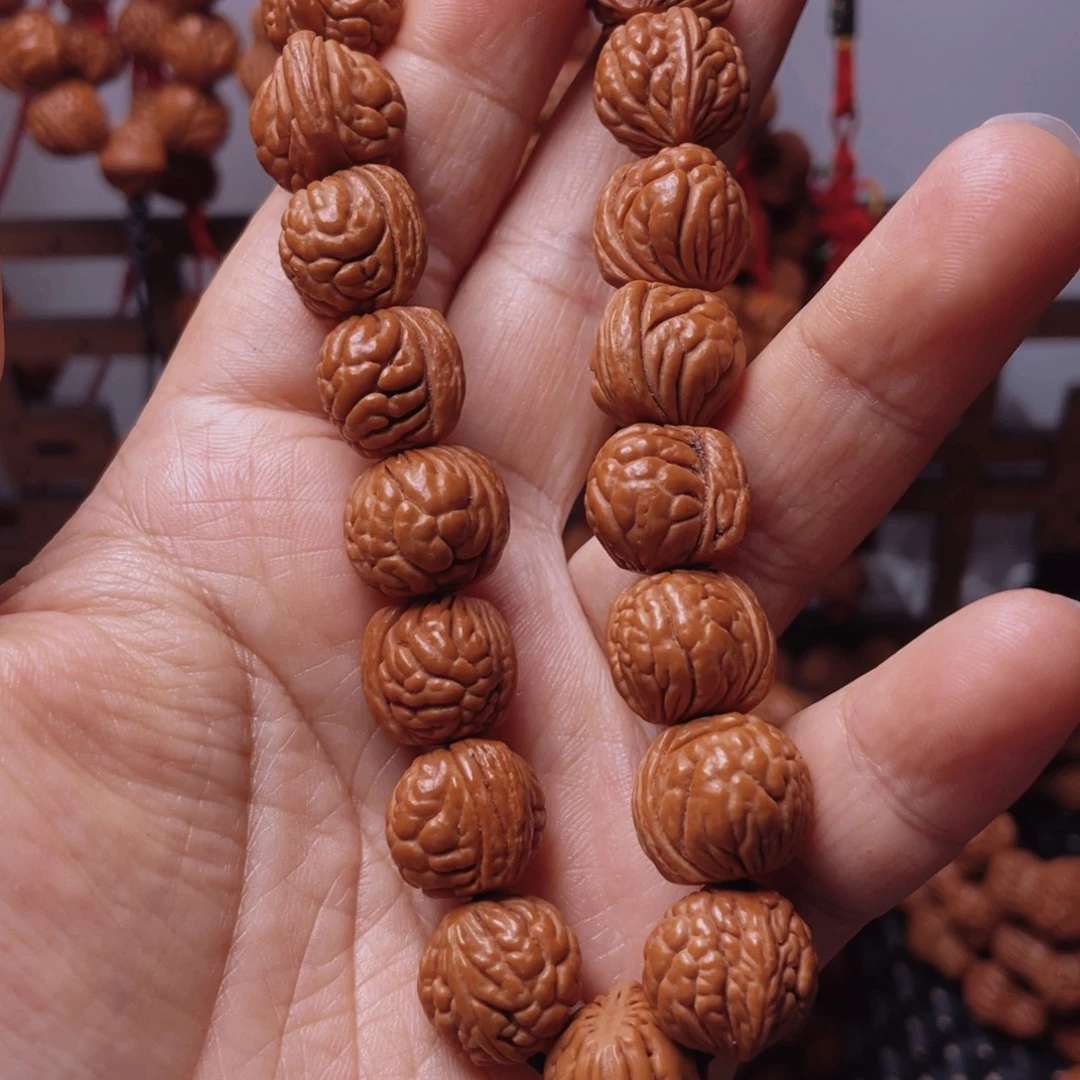 木质类龙纹桃枭手串