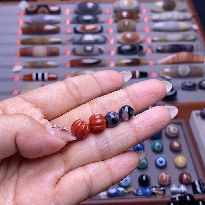 清***慧玛瑙/玉髓未镶嵌颈饰