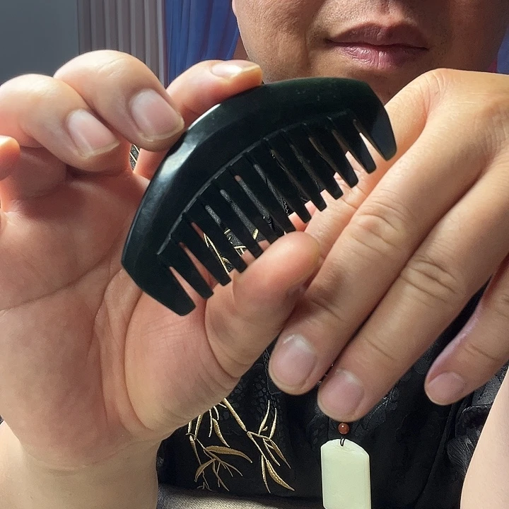 和田玉未镶嵌颈饰梳子