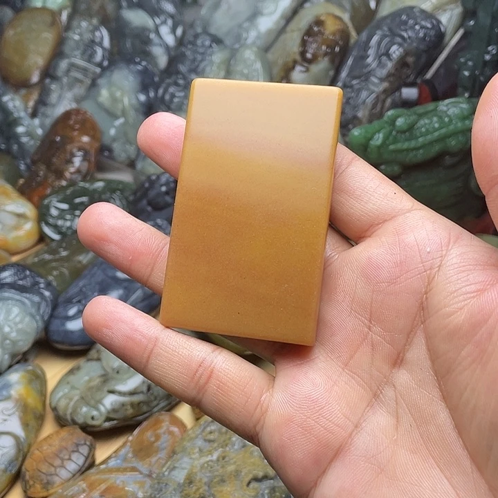 用***水和田玉未镶嵌挂件