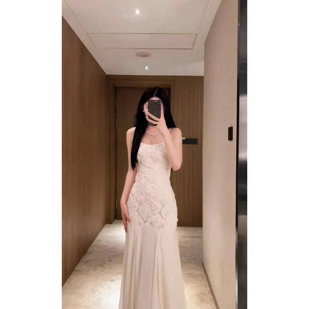 邦妮衣橱珠白2025新款法式刺绣玫瑰吊带裙轻奢气质收腰生日鱼尾裙