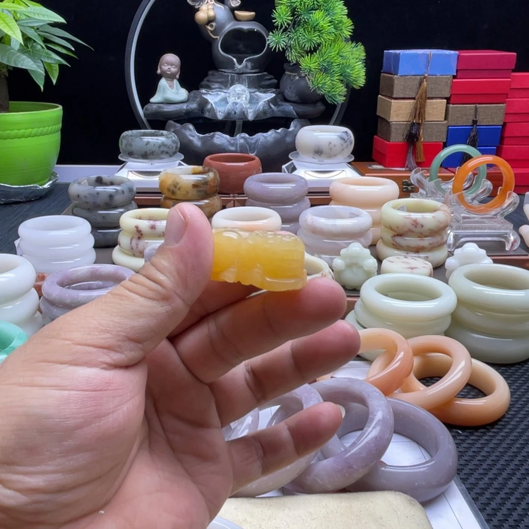 石英岩玉未镶嵌手镯