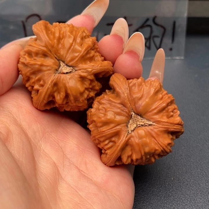 炽***使文玩核桃吊坠白狮子